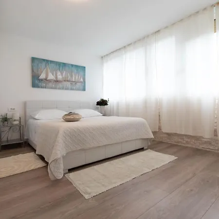 Apartamento In Firule Area