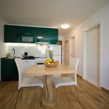 Apt In Firule Area Split